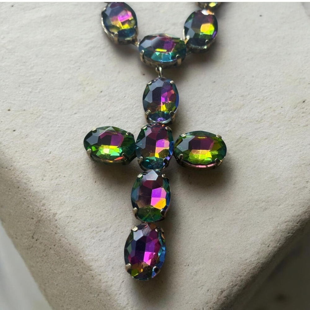 Volcano Rhinestone Cross Necklace NWOT
